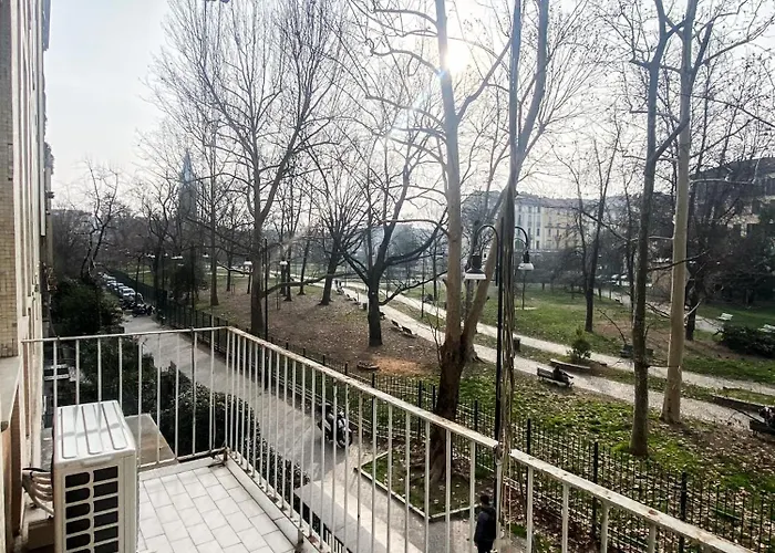 Molino Cozy With Park View In Downtown Milán